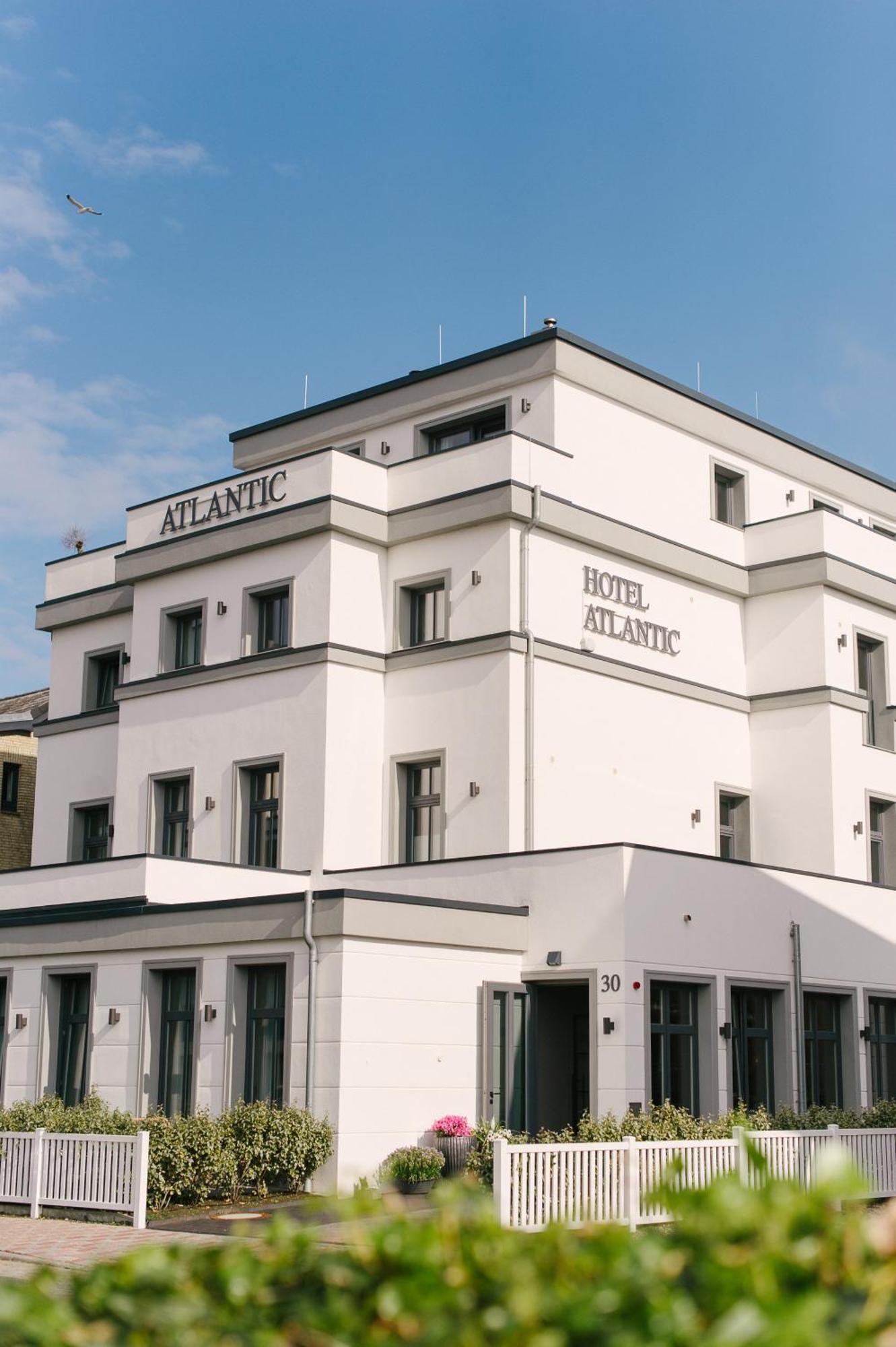 Hotel Atlantic Вестерланд Экстерьер фото